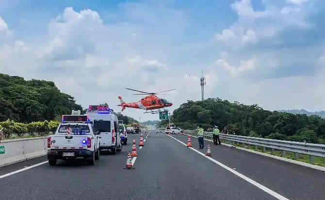 鲅鱼圈区高速公路汽车救援案例